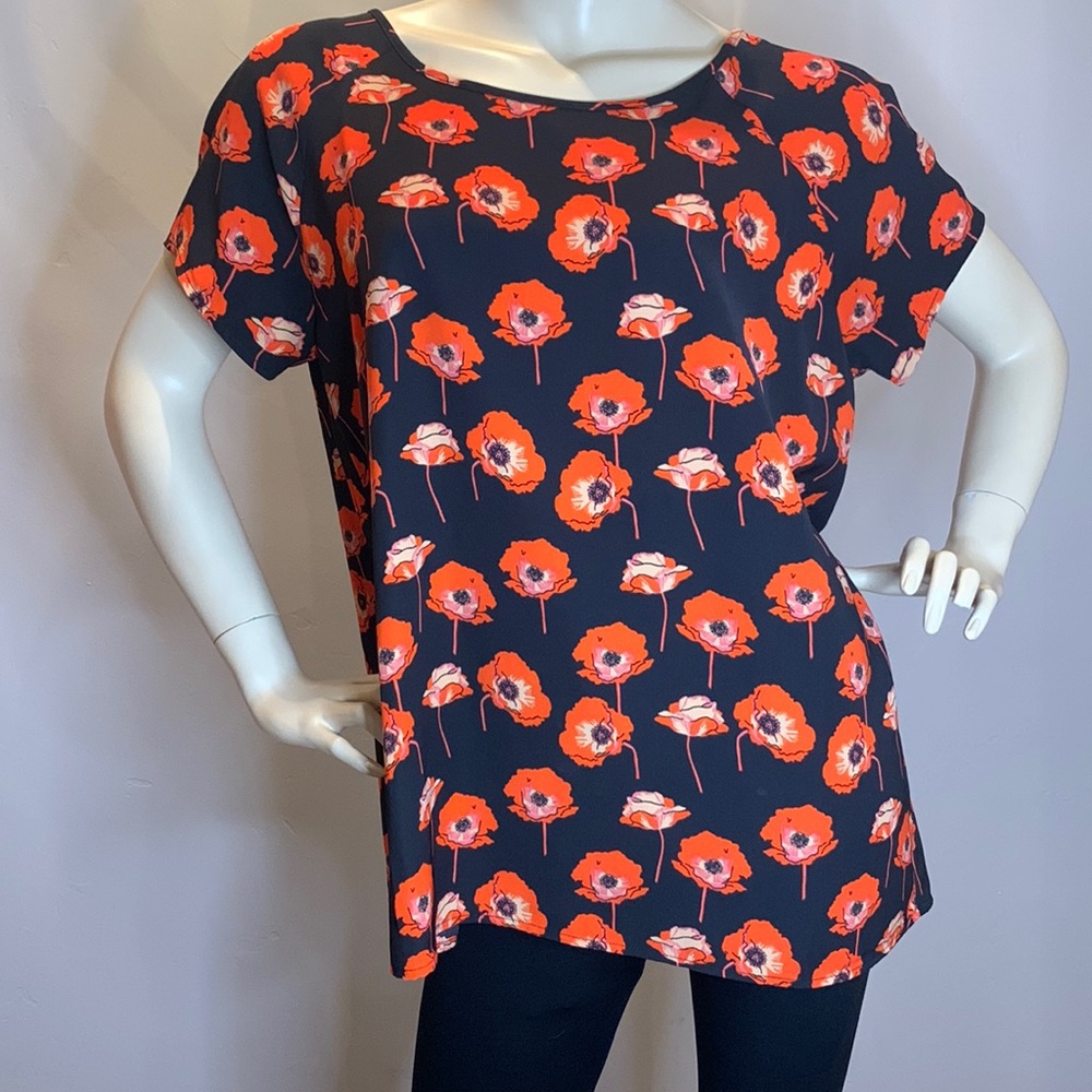 CAbi Flanders split-back poppies blouse - L